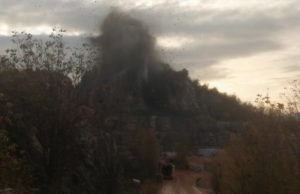 Esplosione in cava a Paitone. Pietre a centinaia di metri