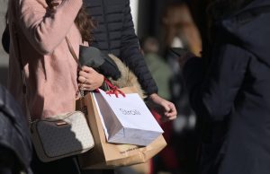 Regali di Natale, 6 italiani su 10 sono “super ritardatari”