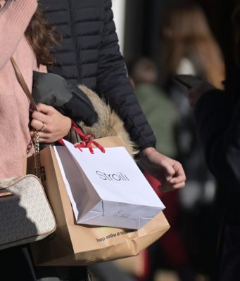 Regali di Natale, 6 italiani su 10 sono “super ritardatari”