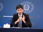 Speranza: “Mascherine ancora cruciali”