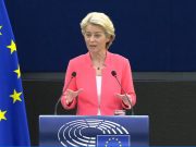 UE, Von der Leyen: “obbligo vaccinale merita discussione”