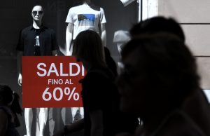 6 italiani su 10 acquisteranno con i saldi