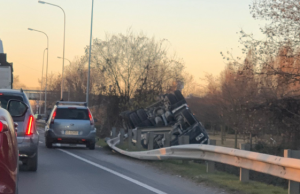 Tir si ribalta a Prevalle. 40enne ricoverato in codice rosso