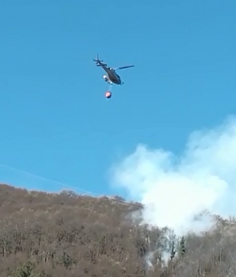 Botticino, il bosco brucia ancora