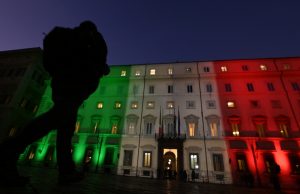 Draghi: “A breve calendario per superare le restrizioni”