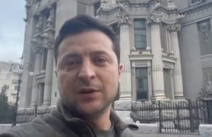 Zelensky agli Usa: “Ho bisogno di munizioni, non di un passaggio”