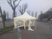 Vandali in azione a Montichiari, distrutto il “drive through”