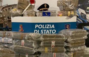 Trasporta due quintali e mezzo di hashish. Arrestato