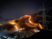 Enorme incendio a Berzo Demo, elicotteri al lavoro