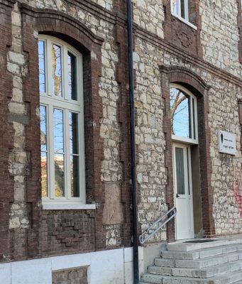 Nuovi infissi per la storica scuola Battisti di Borgo Trento