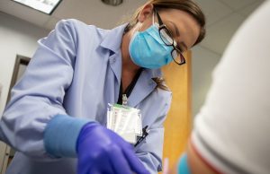 Vaccino: le terze dosi raggiungono 84,4%