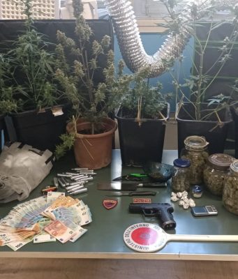 Spaccio di droga: due arresti e una denuncia a Brescia