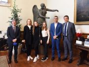 Alina e Diana a Brescia dal Sindaco Del Bono