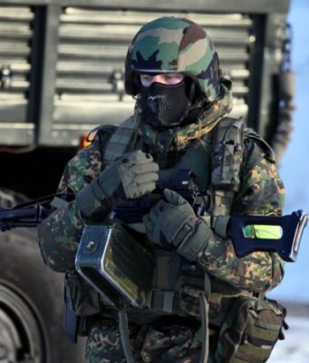 Militari russi verso Kiev, si prepara l’assedio alla capitale