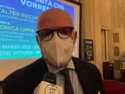 Ricciardi a Brescia lancia l’allarme “la campagna vaccinale si è fermata”