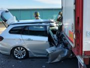 Auto sotto un tir in A4, illeso il guidatore