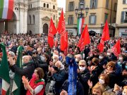 25 aprile, piazza Loggia canta “bella ciao”