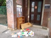 Vandalizzata la piccola libreria degli Amici dei Parchi
