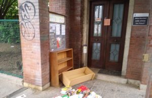 Vandalizzata la piccola libreria degli Amici dei Parchi