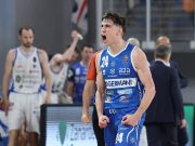 Tutti in bianco per gara 2, questa sera al Pala A2A