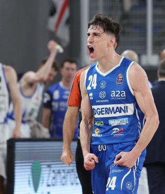 Tutti in bianco per gara 2, questa sera al Pala A2A