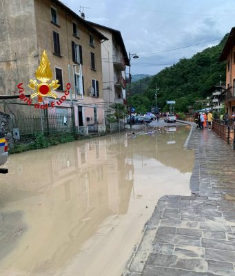 Frana ad Angolo Terme, 5 famiglie evacuate