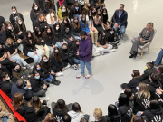 I giovani e la scuola, cosa ne pensano? Stasera ad Area Giovani