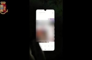 Videochiamate hard con minorenni, arrestato insegnante