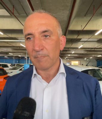 Ricarica auto, Mazzoncini: “tariffa flat sperimentale, ora insostenibile”