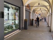 Il commercio di Brescia non crolla, ma cambia pelle
