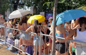 Rkomi-mania: in coda dalle 6 “per la transenna”