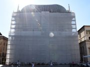 Loggia “impacchettata”. Si fa bella per il 2023