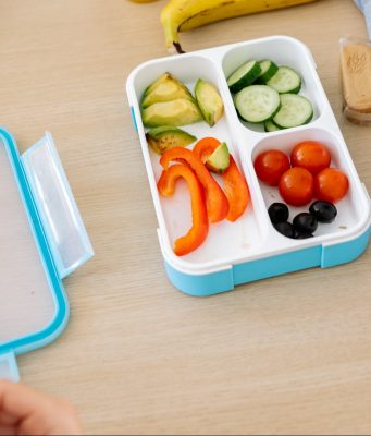 Bambini esclusi dalla mensa, arriva il “pasto sospeso”