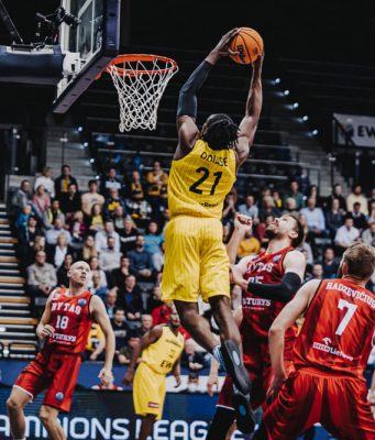 Ecco Odiase, nuovo centro della Pallacanestro Brescia