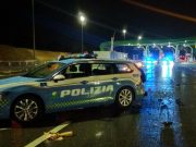Camion contromano in Brebemi si schianta contro l’auto della Polizia