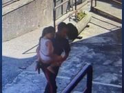 Auto in fiamme, Carabinieri eroi salvano nonna e nipotina