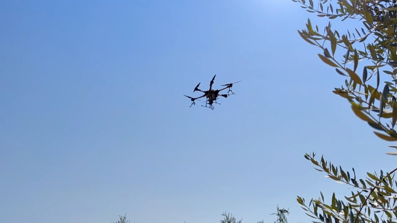 Le coltivazioni del Garda protette da un drone