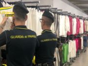 Oltre 6.000 vestiti non conformi sequestrati dalla Finanza