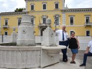 Sotto i ferri anche la fontana di piazza del Mercato
