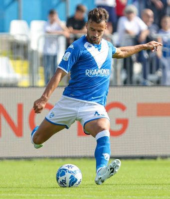 Adorni al 95′ gela la Samp: 1-1 a Marassi