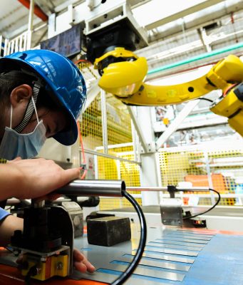 Cina: profitti industriali, -2,3% nei primi nove mesi del 2022