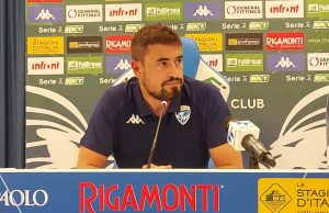 “Non parlo più di Bari”. Clotet lascia la sala stampa