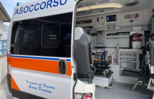 Castenedolo, 61enne schiacciata da un cancello. È grave