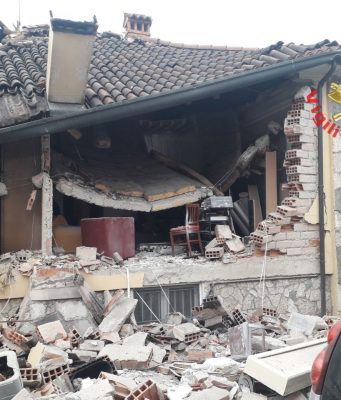 Esplosione a Bagnolo, un’abitazione distrutta