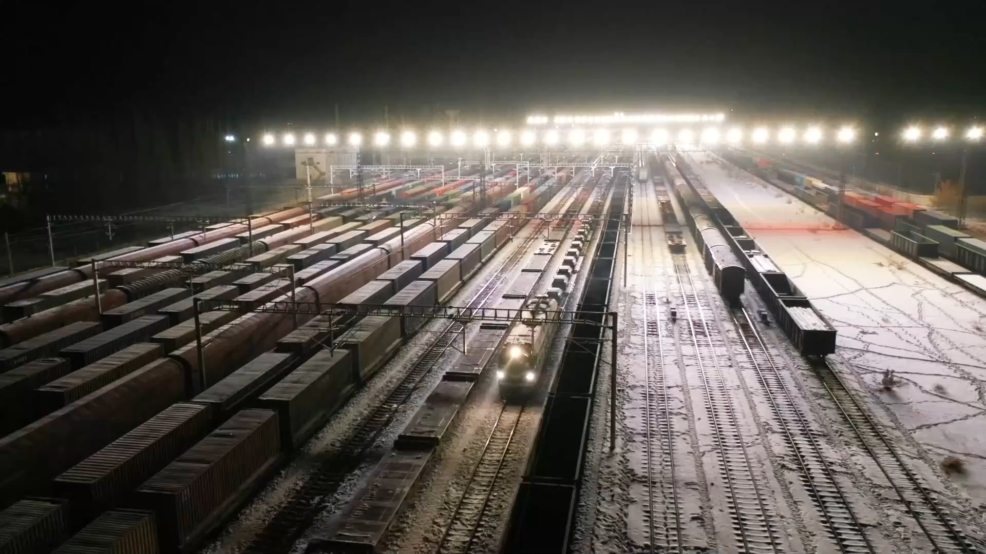 Cina: Xinjiang, primo treno merci internazionale parte da Horgos