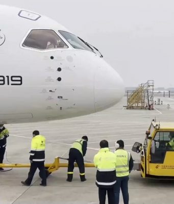 Cina: il primo aereo C919 inizia le 100 ore di volo di verifica