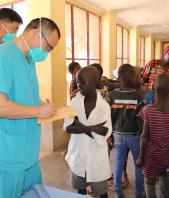 Sudan del Sud: medici cinesi portano allegria natalizia agli orfani