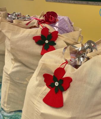 Il Natale con gli anziani del Cdq Lamarmora e Primo Maggio