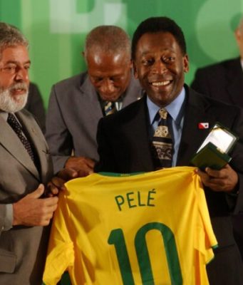 Addio a Pelè. Il Mondo piange il campione di sempre