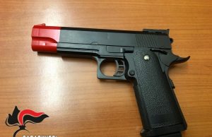 Tentano la rapina con una pistola giocattolo. Tre giovani in manette